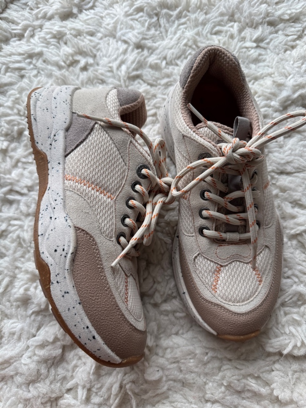 Taos Hiking Shoes‎
